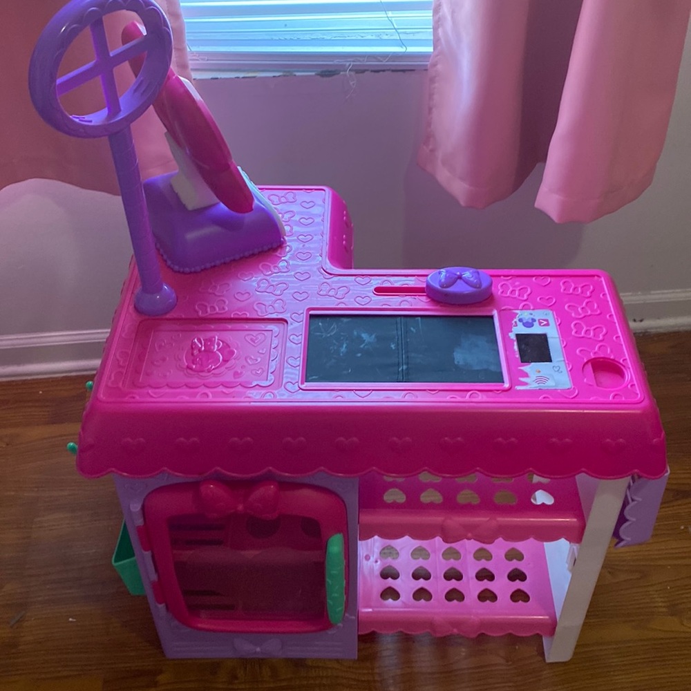 Minnie Marvelous Market